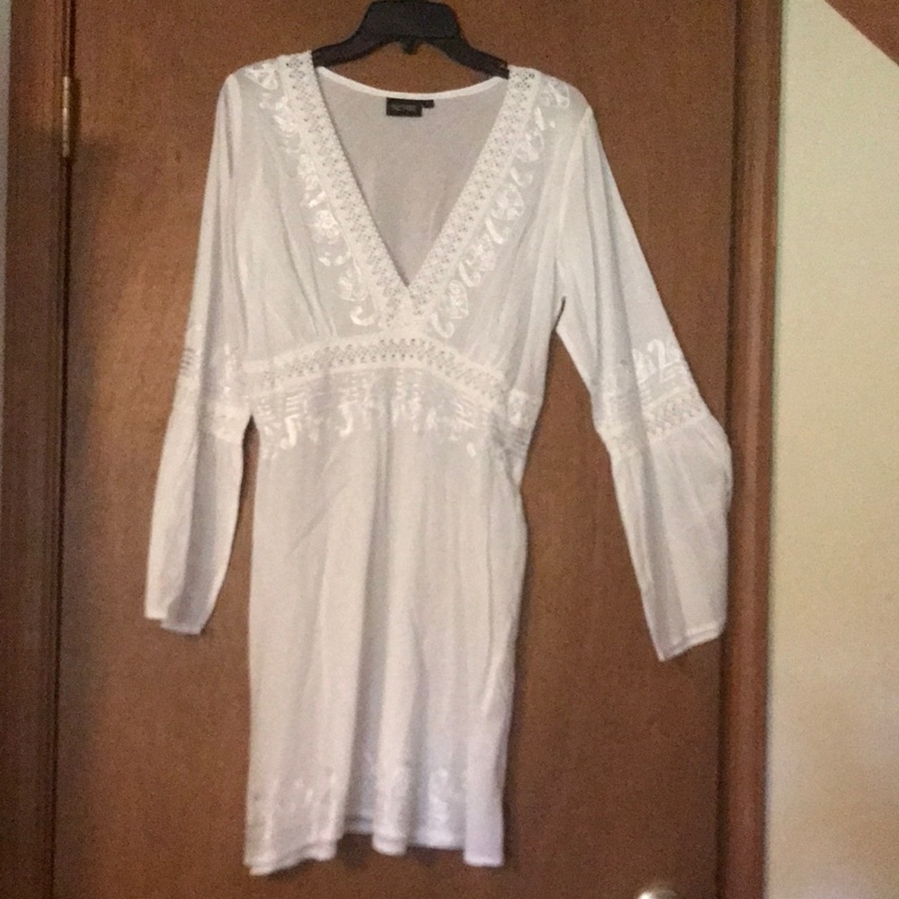 White bell sleeve embroidered Vneck pool coverup
